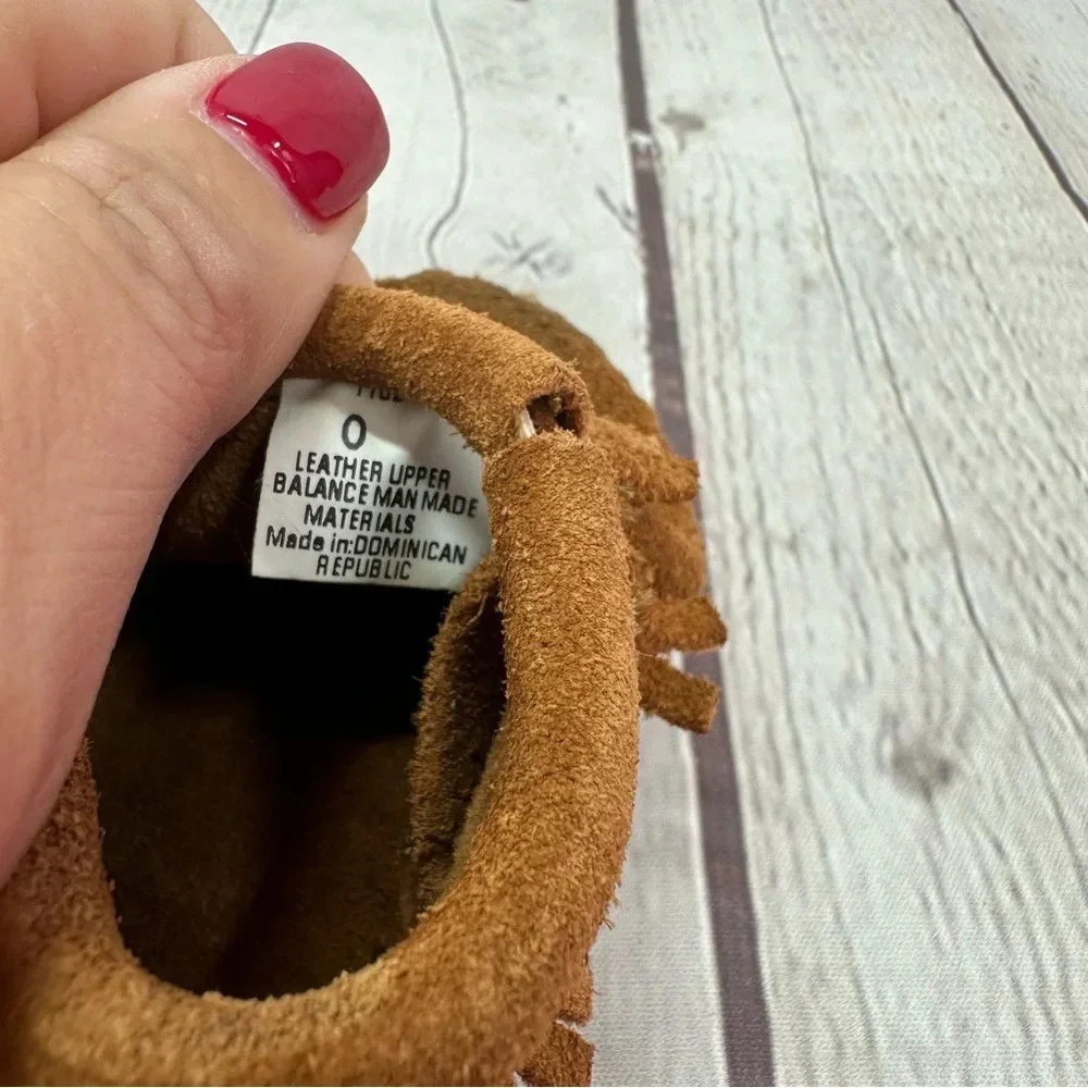 infant minnetonka slip on baby moccasins with fringe size 0 suede leather